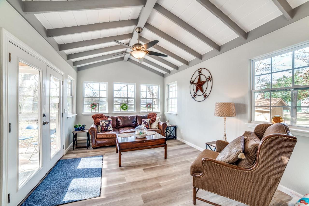 5 Bdrm Home On 2 Acres Mins To Wineries Private Heated Pool And Hot Tub Johnson City Exteriér fotografie