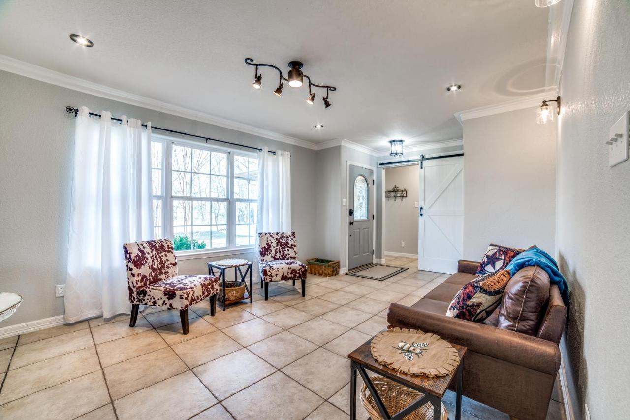 5 Bdrm Home On 2 Acres Mins To Wineries Private Heated Pool And Hot Tub Johnson City Exteriér fotografie