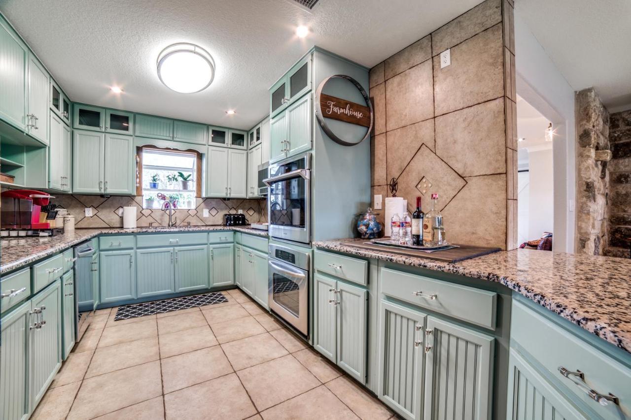 5 Bdrm Home On 2 Acres Mins To Wineries Private Heated Pool And Hot Tub Johnson City Exteriér fotografie