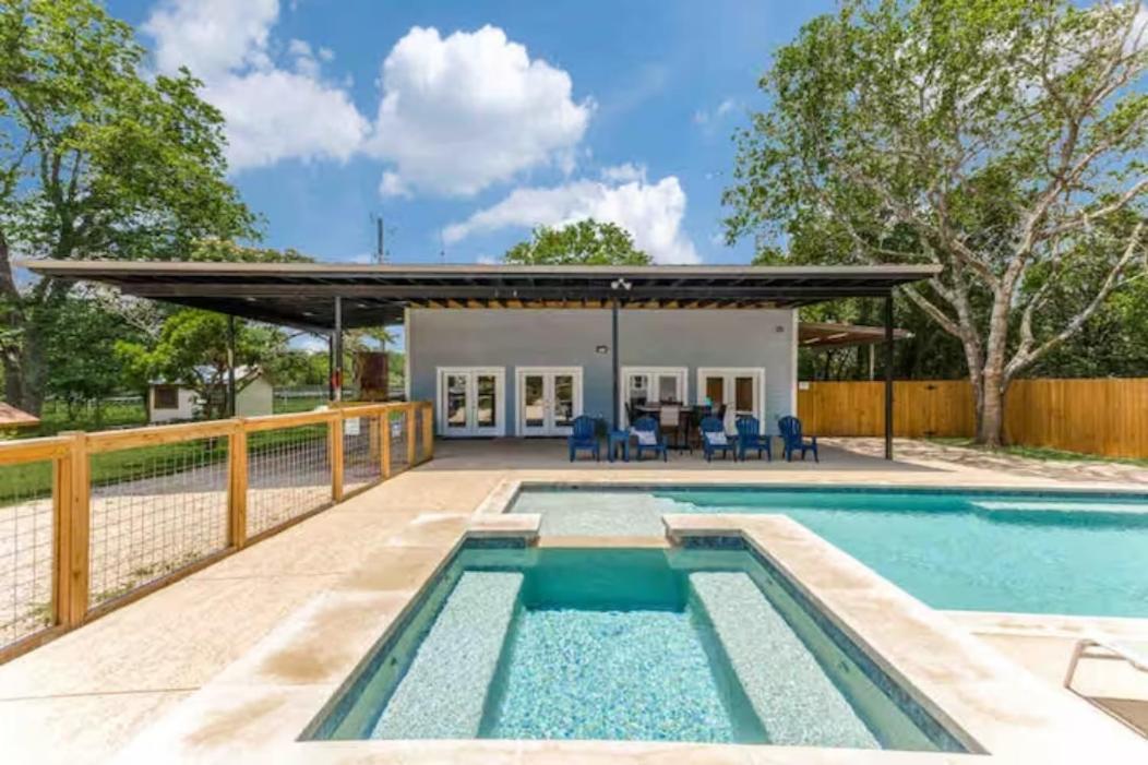 5 Bdrm Home On 2 Acres Mins To Wineries Private Heated Pool And Hot Tub Johnson City Exteriér fotografie